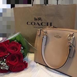 Meet your Posher, Eva